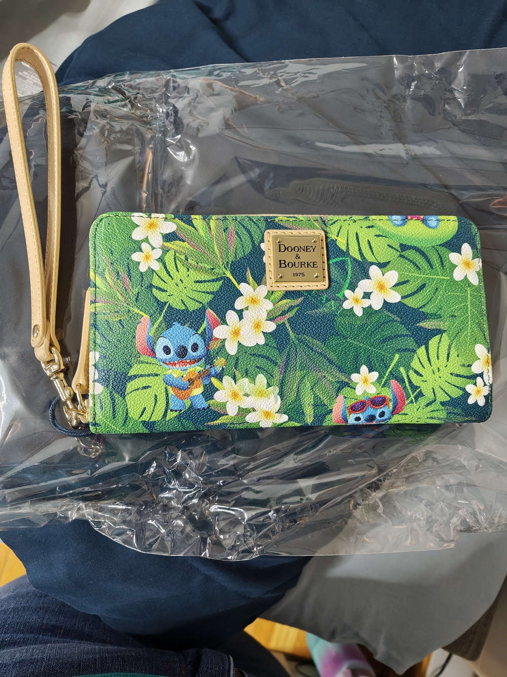 Dooney & Bourke Disney Aulani Stitch Wallet With Wristlet Strap